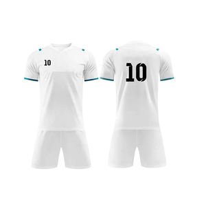 Vêtements de sport 100% polyester respirant conception de sublimation personnalisée maillot de football à manches courtes uniformes de football pour hommes - Product Image 5