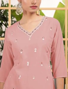 ชุด Kurta ดีไซเนอร์สำหรับผู้หญิงเสื้อแขนยาวปักลายมีสไตล์พร้อมบานพริ้วไหวเหมาะสำหรับใส่แบบดั้งเดิมสวมใส่สบายๆและเป็นทางการ - Product Image 5