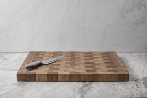 เขียงไม้วอลนัทสองด้าน แบบปลายไม้ บล็อกสำหรับเชฟ ใช้ได้สองด้าน ทนทาน ผิวสัมผัสแบบยุโรป - Product Image 2