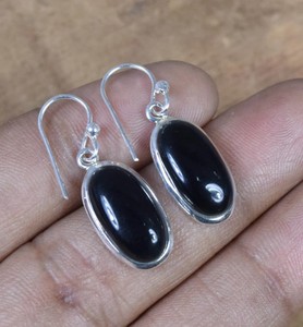 925แท้คุณภาพสูงเงินสเตอร์ลิงต่างหูรูปวงรีทรงวงรีสีดำนิลสีดำพร้อมกรอบต่างหูแบบห้อยสำหรับสวมใส่ในชีวิตประจำวัน - Product Image 1