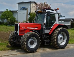 Mini Tractor Agrícola Digital Massey Ferguson de 60hp a 200hp con Cargador y Motor de Acoplamiento Rápido para Uso en Jardín - Product Image 2