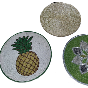 Posavasos y Manteles Individuales Redondos con Cuentas, Juego de Posavasos y Manteles Individuales Hechos a Mano con Cuentas para una Cena Elegante y Decoración de Mesa Decorativa para el Hogar - Product Image 1