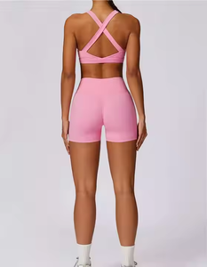Shorts de yoga pour femmes avec logo personnalisé, taille haute extensible, effet push-up, ensemble 2 pièces de haute qualité pour la gym et le fitness - Product Image 3