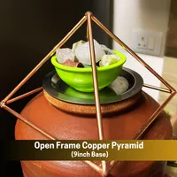 Handgemachter großer Kupferpyramiden-Energie erzeuger für Meditation und Chakra-Ausgleich, erhältlich in großen Mengen