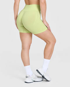 Short de yoga respirant personnalisé pour femmes short de yoga confortable et élégant pour femmes avec des prix bon marché - Product Image 2