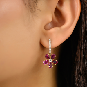 Pendientes Largos con Diseño de Flor con Rubí y Diamante en Oro de Dos Tonos de 18K, Joyería de Boda para Mujer, Fabricante Mayorista - Product Image 6