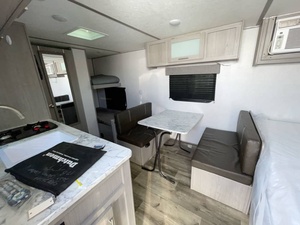 Linterna Coleman L-T 17B Usada 2023 - Product Image 5