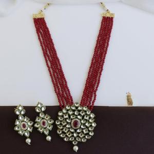 Ensemble de collier Kundan de perles vertes traditionnelles de créateur avec boucles d'oreilles pour femmes ensembles de bijoux de mode de mariage - Product Image 2