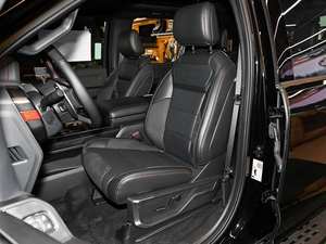 Camioneta F-150 Raptor con Volante a la Izquierda, Origen Estadounidense, con Autonomía de 301-400 km, Batería de 50-70 kWh, Motor de 100-150 kW - Product Image 2