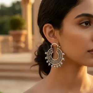 Boucles d'oreilles créoles pendantes en argent 925 avec perle pour femmes - Product Image 1