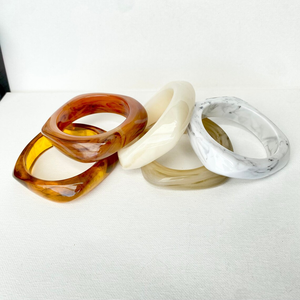 Bracelets en résine transparente brillante et mate Bracelets en résine faits à la main élégants accessoires élégants pour femmes - Product Image 1