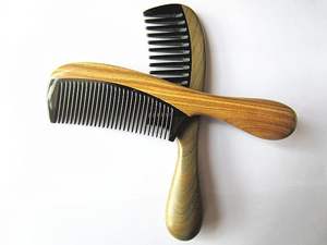 Peine de cuerno de búfalo clásico hecho a mano mango de madera duradero peine de pelo Original ecológico para hombres mujeres uso doméstico todos los grupos de edad - Product Image 4