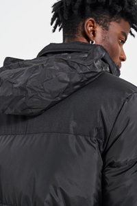 Veste matelassée d'extérieur avec rembourrage thermique doux, coutures durables et performances fiables par temps froid - Product Image 4