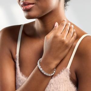 สร้อยข้อมือเทนนิสเอเวอร์กรีนประดับเพชรเพื่อการตัดที่เปล่งประกายเครื่องประดับระดับไฮเอนด์สำหรับผู้หญิงขายส่งจำนวนมาก - Product Image 1