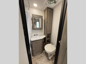 FOURNISSEUR DE CARAVANES D'OCCASION 2016 Guulf Stream STREAM LITE SVT 22 UDL à vendre - Product Image 2