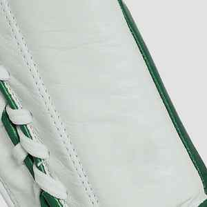 Gants de boxe professionnels et classiques avec personnalisation avec votre logo. Disponible en 12,14,16oz - Product Image 4