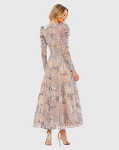 ชุดราตรีหรูหราสง่างาม ประดับด้วยงานปักมือและเทคนิคการปักลวดลาย ทรงเอไลน์ ทำจากผ้าทูลล์ เหมาะสำหรับงานปาร์ตี้ - Product Image 2