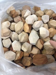 Blocs de roche en bois Tumi Ishi-Décor moderne, approvisionnement en vrac du Vietnam, jouet sensoriel à empiler en bois, pierres d'équilibre Eco-Play à vendre - Product Image 5