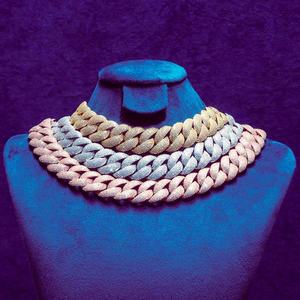 Cadena de Hombre Estilo Hip Hop, Completamente Cubierta de Diamantes VVS, con Plata de Ley 925 Chapada en Oro, Corte Brillante Redondo, Pasa el Test de Diamantes - Product Image 1