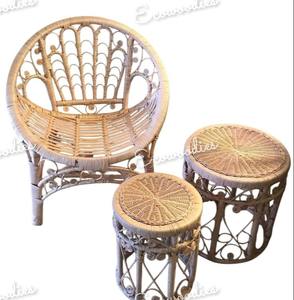 Chaise en canne de bambou de luxe de qualité supérieure et ensemble de 2 poufs en osier tissé pour meubles de parc ou de hall de salon - Product Image 3