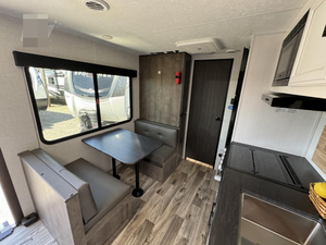 รถบ้านรุ่นใหม่ RV Venture S-TRATUS RV Sport 199VRBS รุ่นปี 2024 สมรรถนะสูง พร้อมจำหน่าย - Product Image 3