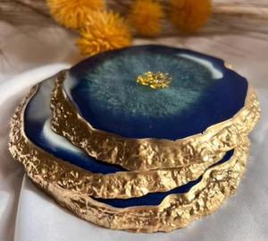 Sous-verre en résine fait main avec bordure en métal Sous-verre élégant pour tasses à thé et tasses à café et décoration de table de tous les jours et cadeaux - Product Image 1