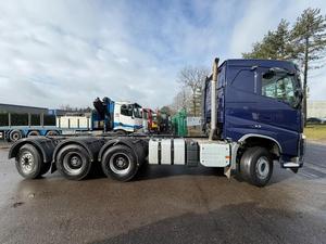 Chasis Volvo FH 500 8x4 TRIDEM OCEAN RACE EDITION Euro6, Camión Volquete con Motor Diésel de Combustión Interna - Product Image 4