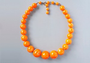 مجوهرات زهرة فريدة من نوعها راتنج الإيبوكسي الحقيقي المجفف المضغوط لا تنساني قلادة تذكارية سعر الجملة من الهند - Product Image 4