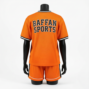Conjunto Deportivo Premium de Malla de Poliéster Transpirable, con Paneles de Rayas en Naranja, Negro y Blanco, Sublimación Personalizada, Uniforme Deportivo para Mujer - Product Image 6