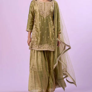 Conjunto de Diseñador para Fiesta, Estilo Fandy, Bordado en Seda con Lentejuelas, Plazzo y Kurta con Dupatta - Product Image 1