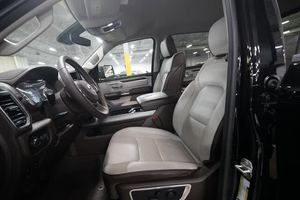 RAM 1500 LARAMIE 2024, Cabina Doble, Tracción en las Cuatro Ruedas, Volante a la Izquierda, Cuero, Caja de Cambios Automática, Cámara Trasera, Motor Inteligente <4L de Aluminio - Product Image 3