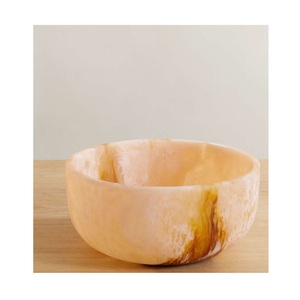 Bol décoratif artistique en résine avec finition lisse brillante, design moderne et artisanal pour les collations aux fruits, les salades ou la décoration. - Product Image 3