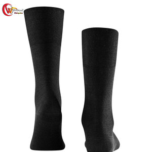 ถุงเท้ากีฬาฟุตบอลสำหรับผู้ชายถุงเท้าฟุตบอลกีฬาดีไซน์ใหม่ระบายอากาศได้ดีสีทึบ - Product Image 2