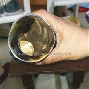 Verre à shot souvenir authentique en corne véritable 100% authentique, fait à la main, écologique, poli, corne naturelle véritable, fabriqué par ARTWORK MAESTRO - Product Image 2