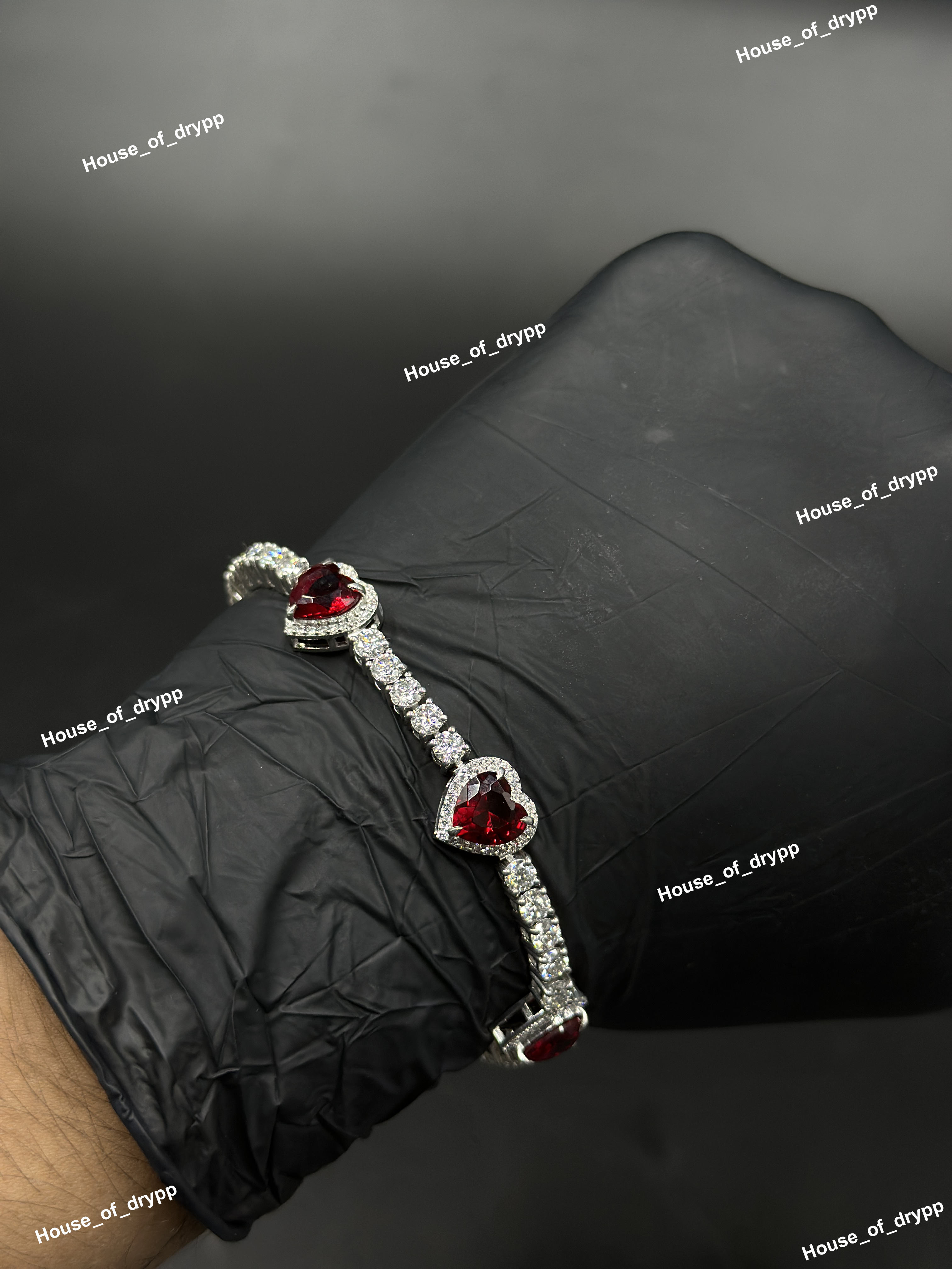 ตามที่แสดงในภาพ