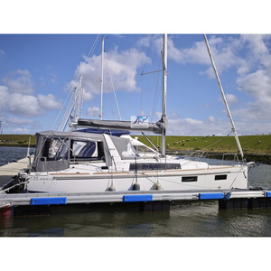Yacht de pêche Beneteau Oceanis 35.1, 3 m en fibre de verre avec moteur hors-bord - Product Image 1