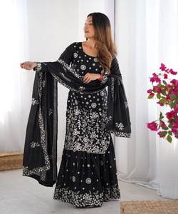 Kurti Étnico de Algodón para Mujer con Sharara de Chinon con Lentejuelas y Dupatta, Tejido a Mano - Product Image 3