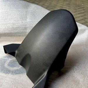 Garde-boue de roue arrière pour Yamaha Tmax 530-560 2017-2022 en fibre de carbone et plastique ABS - Product Image 1
