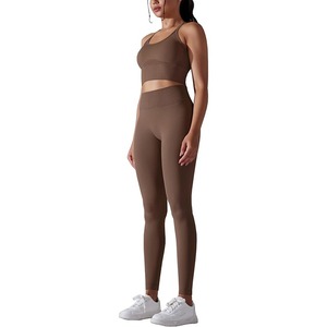 Conjunto de ropa de gimnasio sin costuras para mujer con cintura alta elástica y ajuste moldeador de cuerpo - Product Image 2