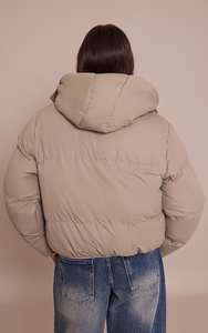 Chaqueta Acolchada Personalizada de Alta Calidad para Mujer, Transpirable, Tejida, Impermeable, Cálida, Talla Grande, Relleno Grueso de Poliéster, con Capucha, para Invierno - Product Image 2