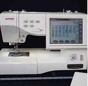 Máquina de Coser, Acolchar y Bordar Memory Craft 11000 Edición Especial, Nueva, Industrial - Product Image 4