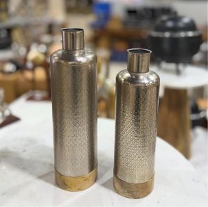 Florero decorativo de plata exclusivo para el hogar y el jardín, soporte para macetas y macetas para uso en interiores y exteriores, maceta de metal dorado - Product Image 1