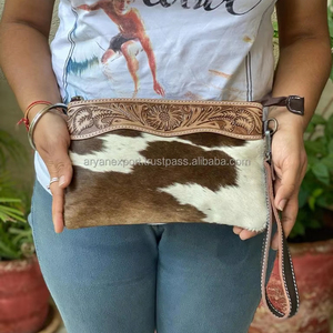 Cartera de mano de cuero tallado a mano, cartera de mano de cuero genuino, Cartera de cuero occidental, cartera elegante única para mujer - Product Image 4