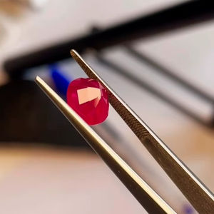 Rubí Natural, Corte Cojín, Origen Mozambique, Solo Calentado, 2.79 Quilates, Piedra Preciosa de Calidad AAA con Brillo, Fabricación y Pulido Perfectos - Product Image 5