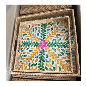 Plateau de service en rotin tissé à la main avec incrustation de nacre, plateau décoratif pour la cuisine, la table à manger - Product Image 1