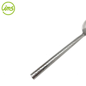 Elegante cuchara de postre de acero inoxidable pulido con espejo martillado - Product Image 5