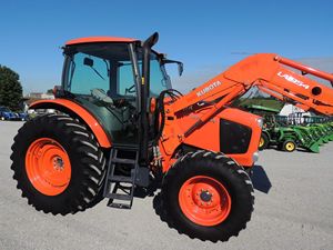 Tracteur agricole à roues Kubota M7060 4WD Équipement agricole durable avec moteur puissant Prix abordable Prêt pour une livraison rapide - Product Image 4
