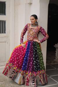 LANCEMENT DU NOUVEAU TISSU FESTIVE WEAR LEHENGA CHOLI GEORGETTE AVEC KUTCHI GAMTHI TRAVAIL AVEC UN INTÉRIEUR EN COTON - Product Image 6