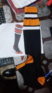 Chaussettes de sport personnalisées avec logo, en polyester/nylon, tricotées, imprimées numériquement, blanches et rouges, pour le basketball, le yoga, le cyclisme - Product Image 2