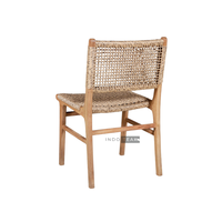 Ensemble de mobilier commercial pour restaurant avec structure en teck, corde robuste, design moderne, écologique, durable pour usages multiples